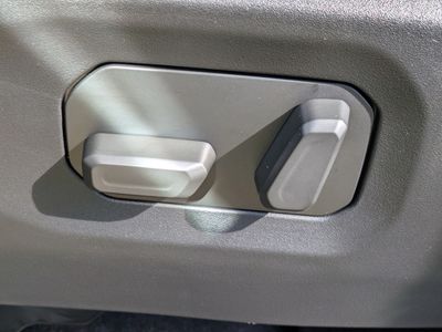 2025 Jeep Wrangler — photo 18 view