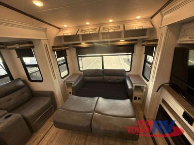 2022 Dutchmen RV Astoria — photo 19 view