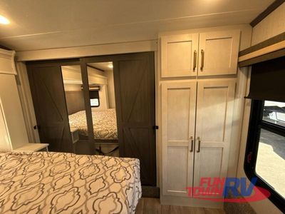 2022 Dutchmen RV Astoria — photo 21 view