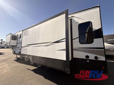 2022 Dutchmen RV Astoria — photo 7 view