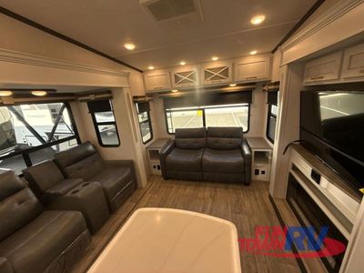 2022 Dutchmen RV Astoria — photo 18 view