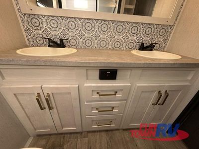 2022 Dutchmen RV Astoria — photo 25 view
