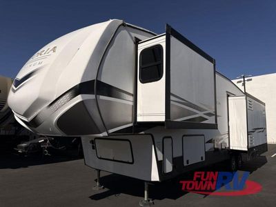 2022 Dutchmen RV Astoria — detail view