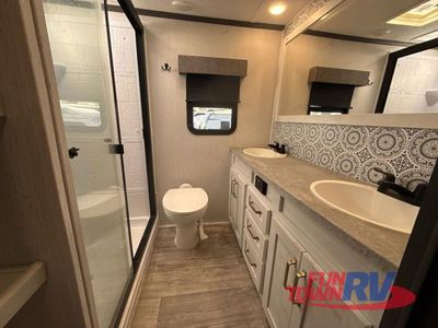 2022 Dutchmen RV Astoria — photo 23 view