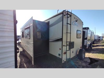 2017 Keystone RV Cougar X-Lite — photo 8 view