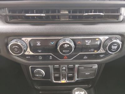 2024 Jeep Wrangler — photo 19 view