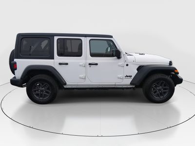 2024 Jeep Wrangler — photo 8 view