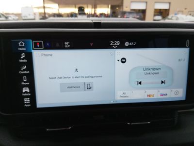 2024 Jeep Wrangler — photo 18 view