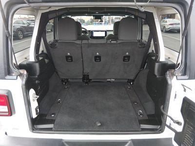 2024 Jeep Wrangler — photo 11 view