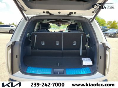 2027 Kia Telluride Hybrid - Photo 11