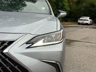 2023 Lexus ES - Photo 9