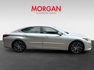 2023 Lexus ES - Photo 2