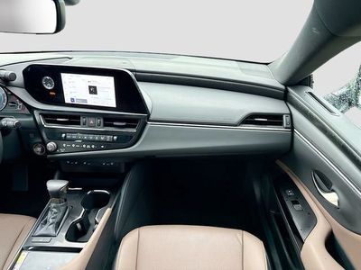 2023 Lexus ES - Photo 17