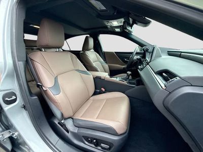 2023 Lexus ES - Photo 14