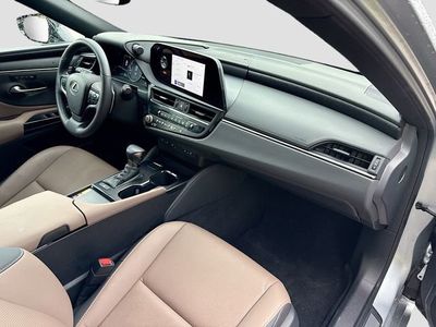 2023 Lexus ES - Photo 13