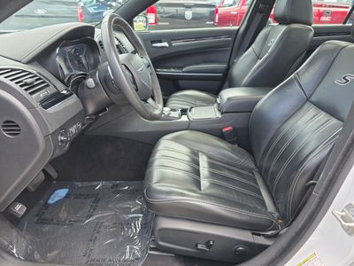 2023 Chrysler 300 - Photo 22