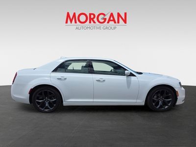 2023 Chrysler 300 - Photo 2