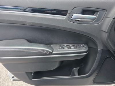 2023 Chrysler 300 - Photo 24