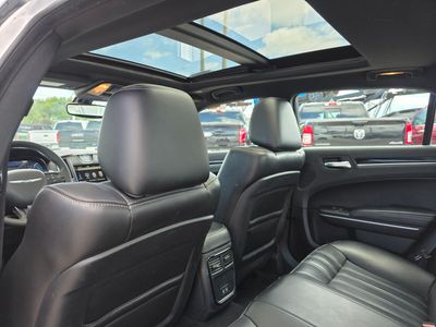 2023 Chrysler 300 - Photo 18