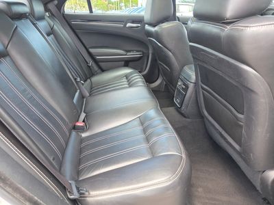 2023 Chrysler 300 - Photo 13