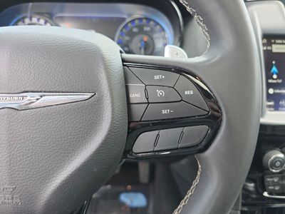 2023 Chrysler 300 - Photo 28