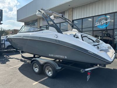 2016 Yamaha 242 Ltd S - Photo 8