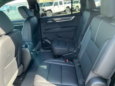 2026 GMC Acadia — photo 17 view