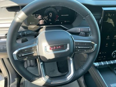 2026 GMC Acadia — photo 14 view