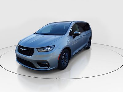 2023 Chrysler Pacifica - Photo 3
