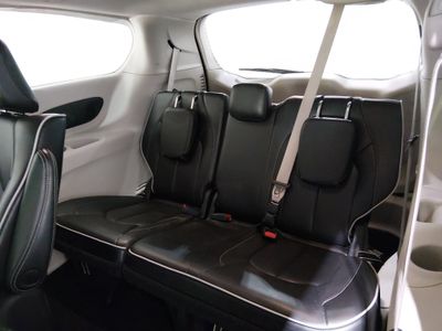 2023 Chrysler Pacifica - Photo 18