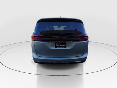 2023 Chrysler Pacifica - Photo 6