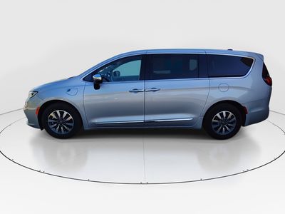 2023 Chrysler Pacifica - Photo 4