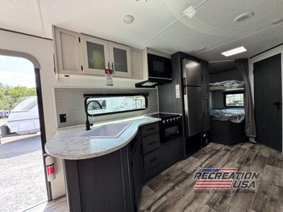 2025 Dutchmen Aspen Trail LE - Photo 10