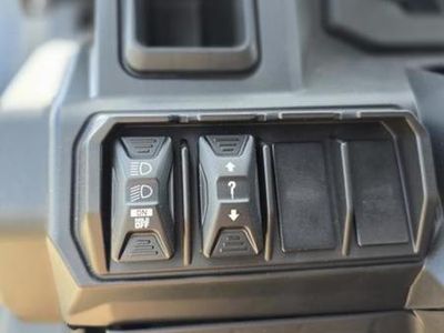 2026 Can-Am Defender MAX XT HD11 — photo 10 view