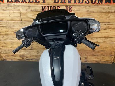 2025 Harley-Davidson FLHX - Street Glide — photo 14 view