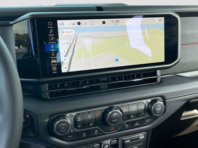 2026 Jeep Gladiator — photo 13 view