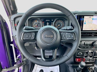 2026 Jeep Gladiator — photo 11 view