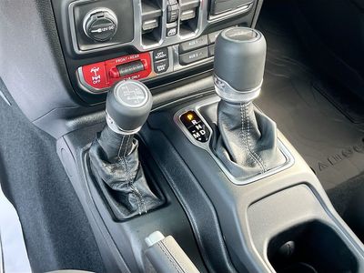 2026 Jeep Gladiator — photo 17 view