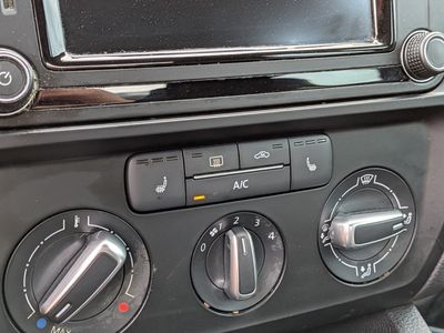 2017 Volkswagen Jetta - Photo 30