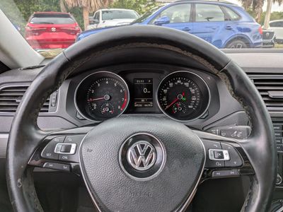 2017 Volkswagen Jetta - Photo 25