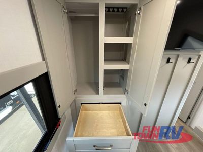 2026 Brinkley Model Z — photo 35 view