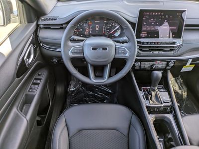 2026 Jeep Compass — photo 14 view