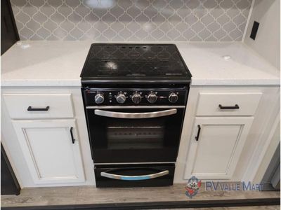 2021 Highland Ridge RV Roamer - Photo 22
