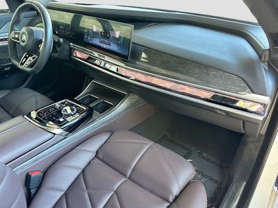 2023 BMW 7 Series — photo 31 view