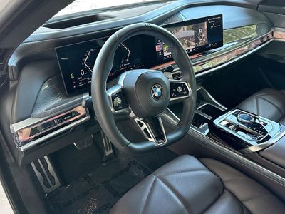 2023 BMW 7 Series — photo 9 view