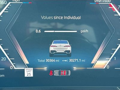 2023 BMW 7 Series — photo 12 view