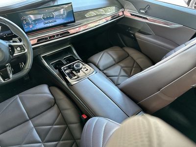 2023 BMW 7 Series — photo 25 view