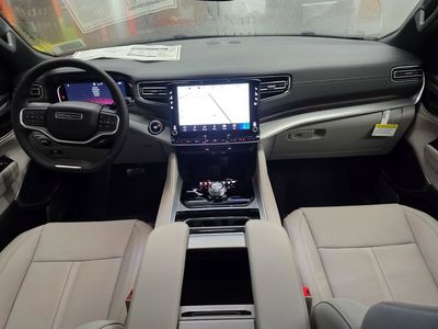 2026 Jeep Grand Wagoneer - Photo 38
