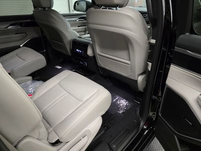 2026 Jeep Grand Wagoneer - Photo 35