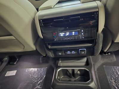 2026 Jeep Grand Wagoneer - Photo 37